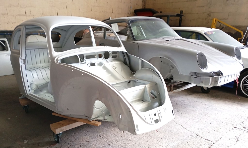 Vw coccinelle restauration carrosserie chez road race garage ile de france 77