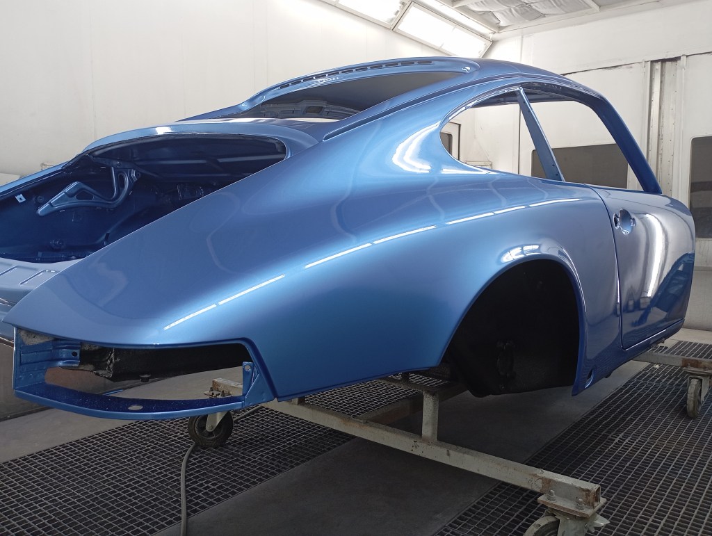 Porsche 911 restauration carrosserie et peinture chez road race garage ile de france 77